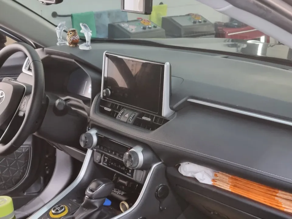 Toyota RAV4のAndroid Auto・CarPlay取付事例 施工写真 4-2
