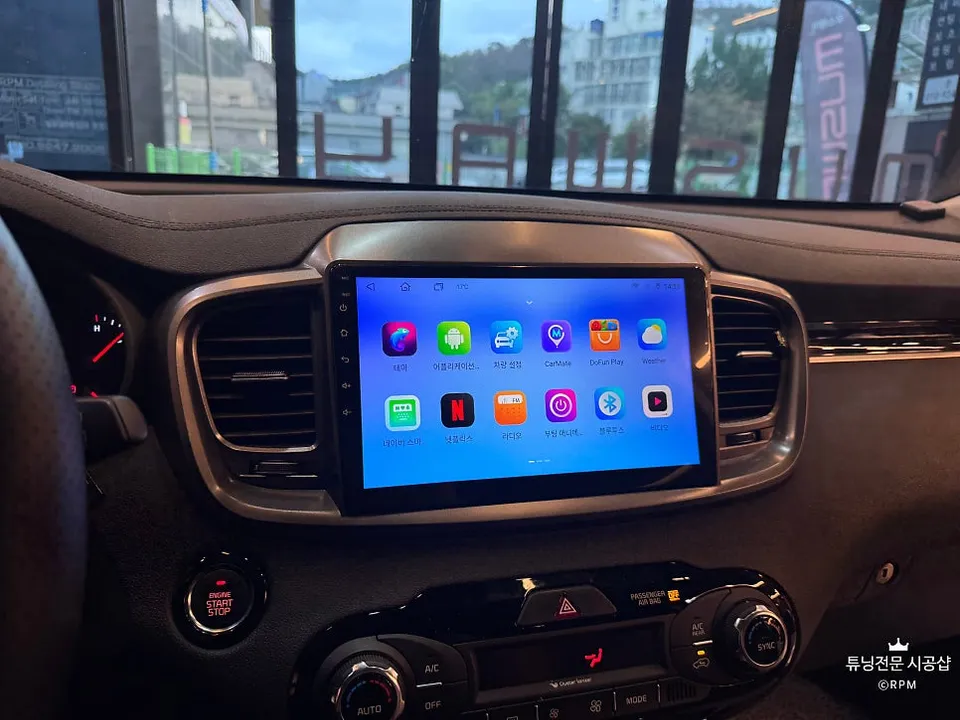 Kia SorentoのAndroid Auto・CarPlay取付事例 施工写真 6