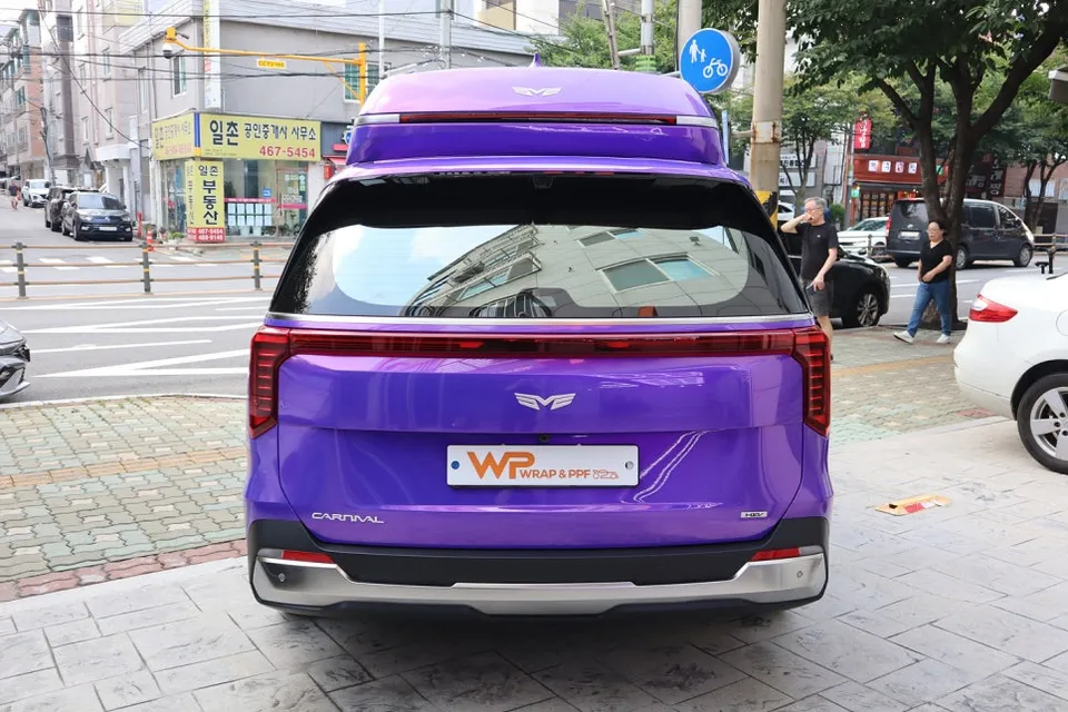 Kia Carnival Hi-Limousineのカーラッピング事例|費用目安・仕上がり 施工写真 2-2