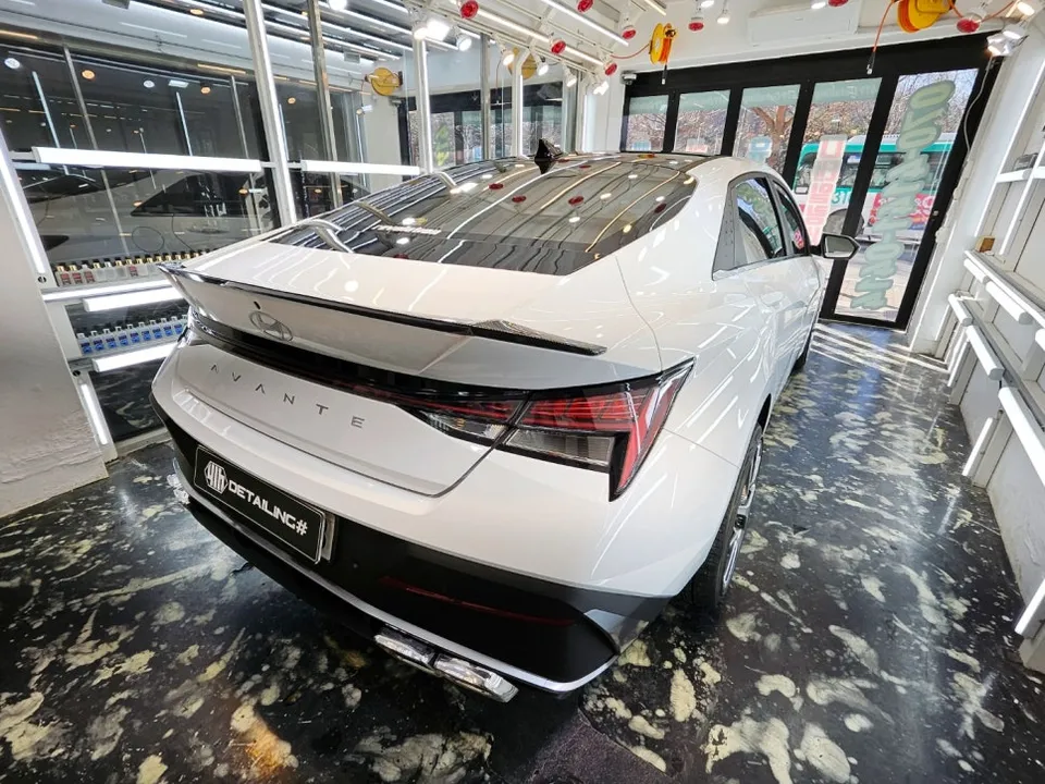 Hyundai Elantra CN7のカーラッピング事例|費用目安・仕上がり 施工写真 1-2