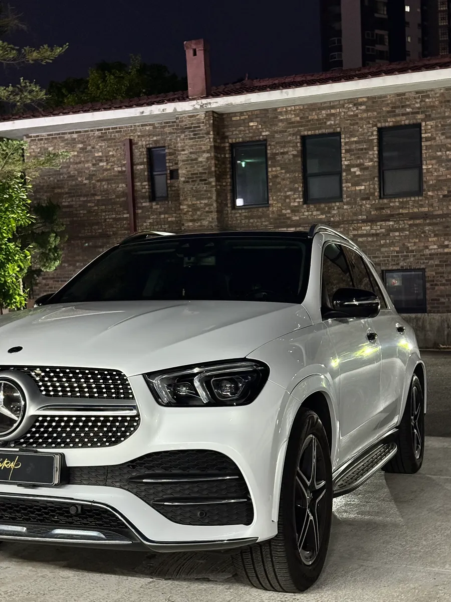 Mercedes-Benz GLE 450のカーラッピング事例:ホワイトパールへの変身 施工写真 3-2