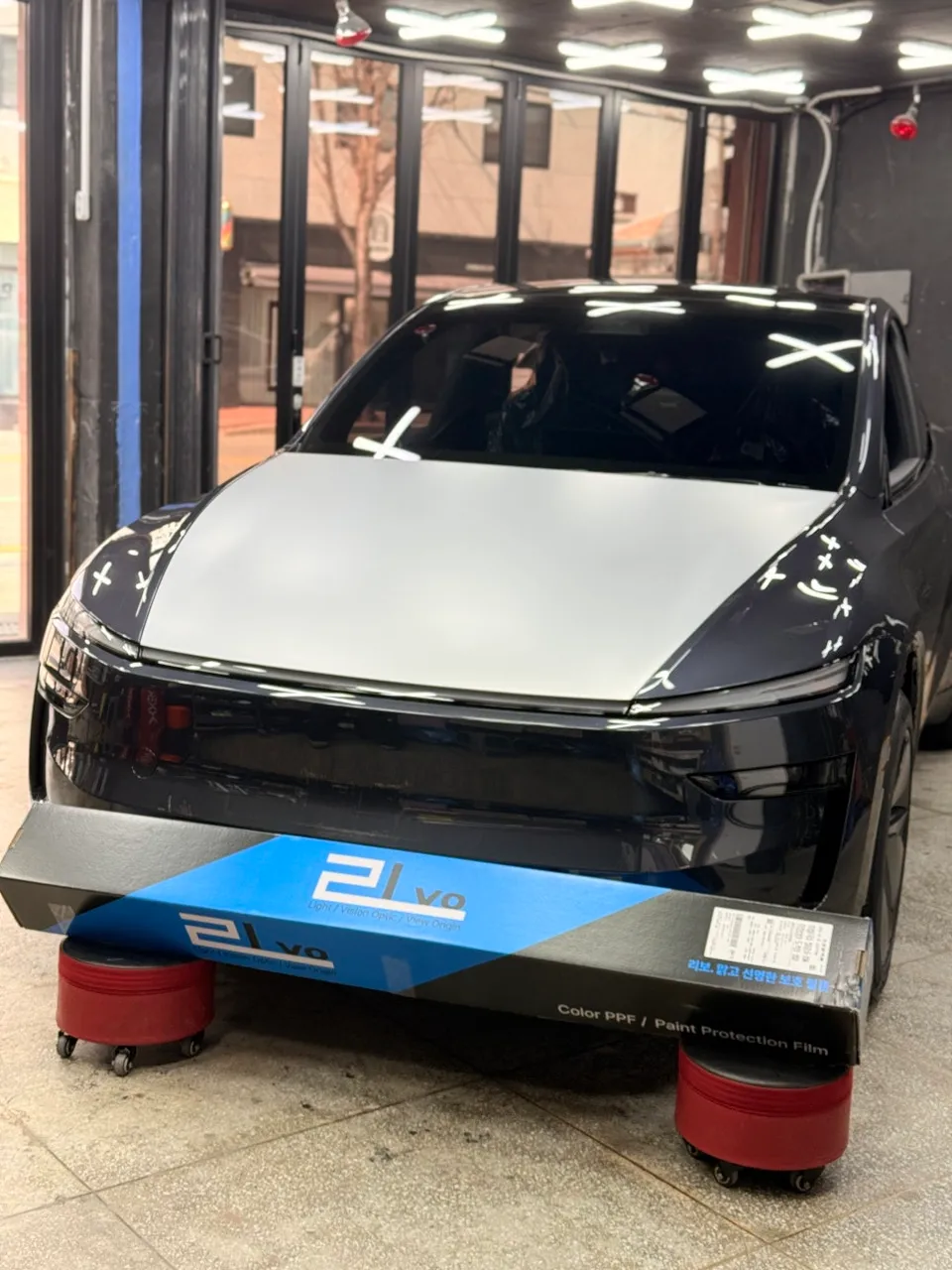 Tesla Model 3 PPF施工事例|カラーチェンジで個性を演出 施工写真 2-1