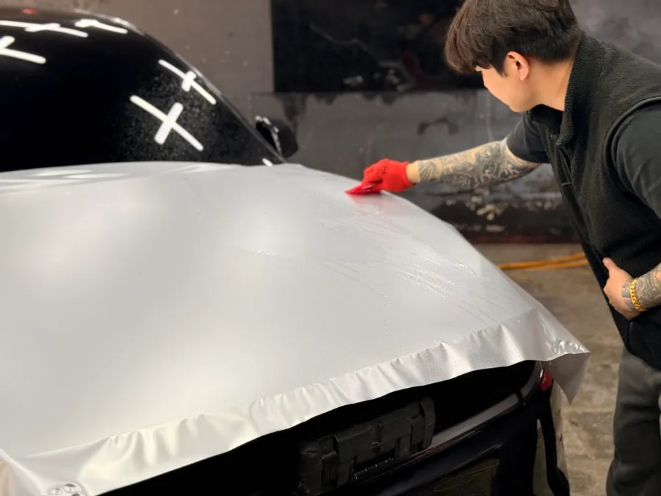 Tesla Model 3 PPF施工事例|カラーチェンジで個性を演出 施工写真 1-3