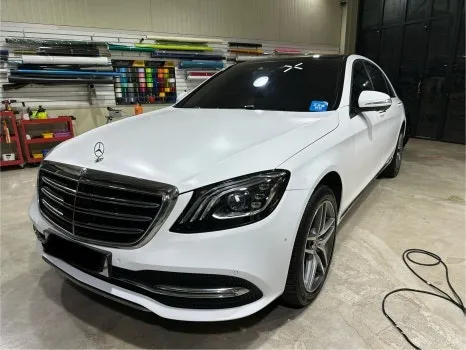 Mercedes-Benz S-Classのカーラッピング事例|サテンホワイトの高級感 施工写真 1-2