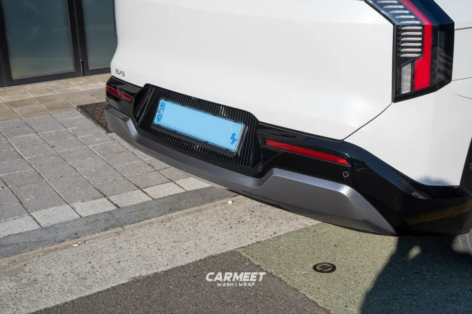 Kia EV9 vinyl wrap - Kia EV9 Vinyl Wrap Review: Cost & Blackout Results photo 5