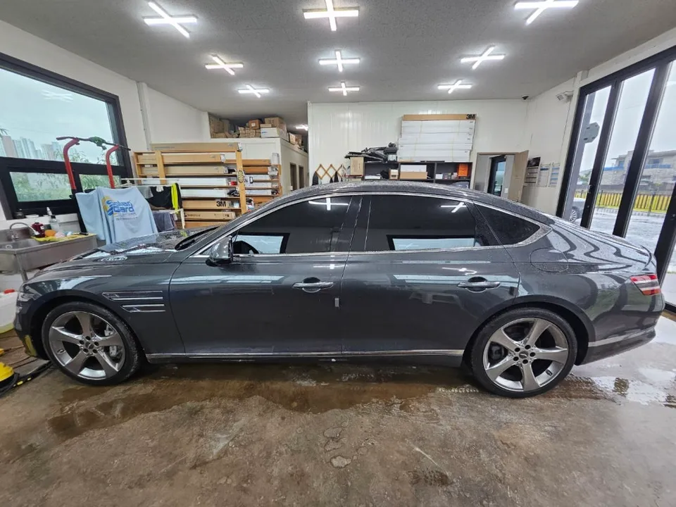 Genesis G80のカーフィルム施工事例|費用目安・仕上がり 施工写真 2-1