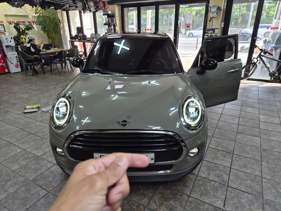 BMW MINI Cooper Ambient Lighting Review — Enhanced Interior Ambia