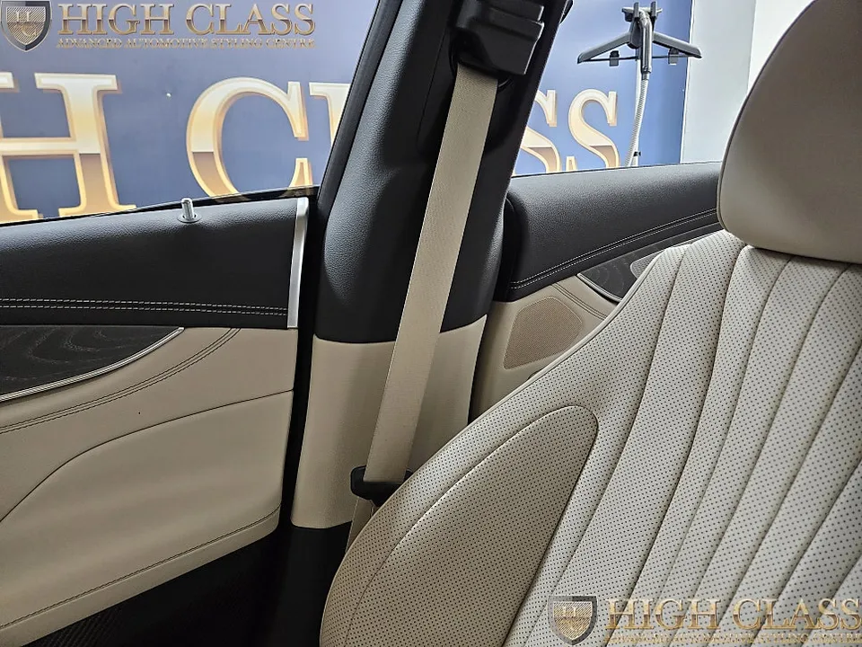 Mercedes-Benz CLS interior customization - Mercedes-Benz CLS Interior Customization Review: Red Seatbelts photo 3