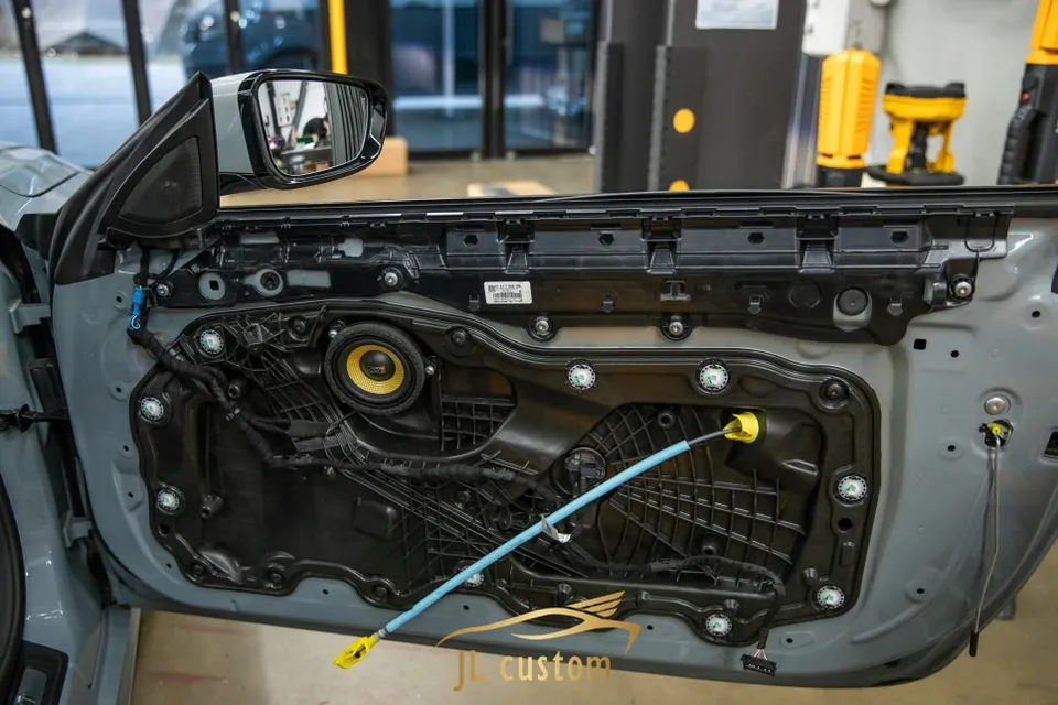 BMW 4 Series car audio - BMW 4 Series Car Audio Upgrade Review - AVI Speakers photo 6