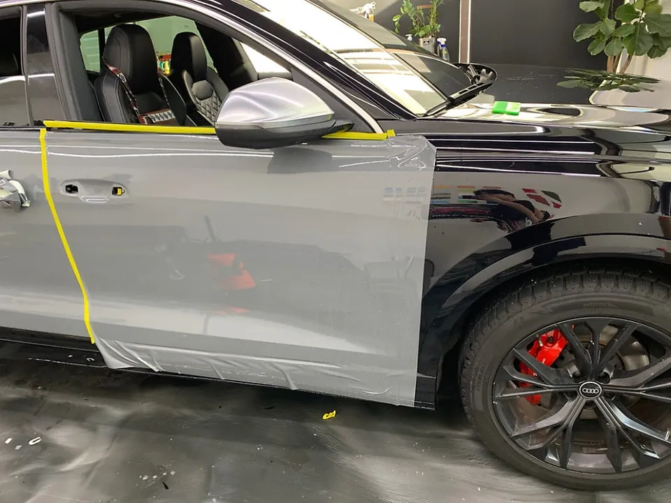 Audi Q8のカラーPPF施工事例|ナardoグレーへの変貌 施工写真 1-3
