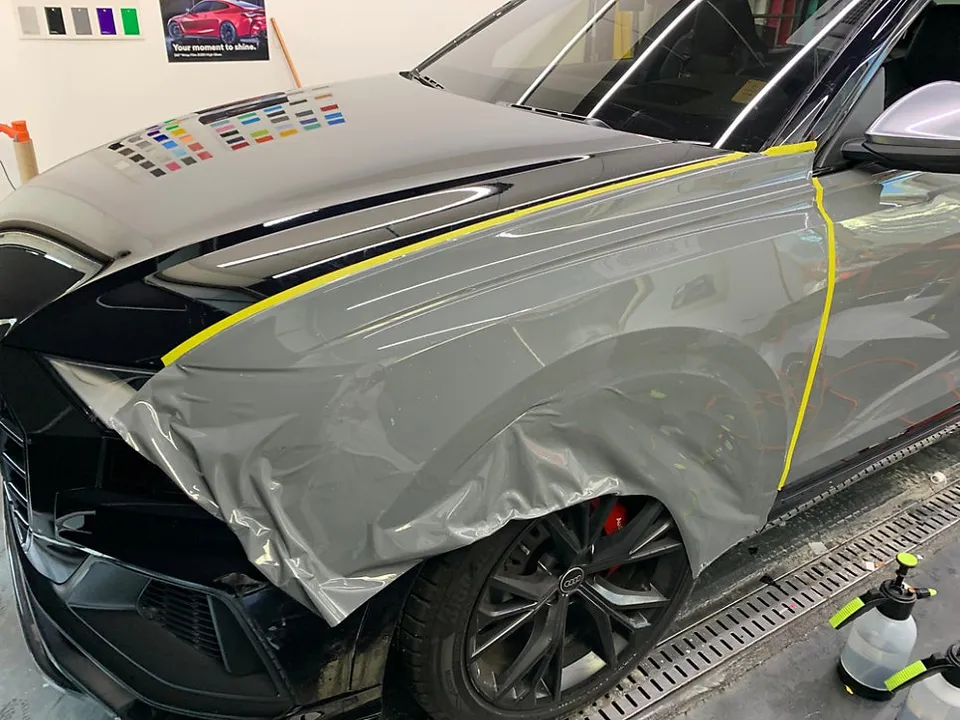 Audi Q8のカラーPPF施工事例|ナardoグレーへの変貌 施工写真 3-3