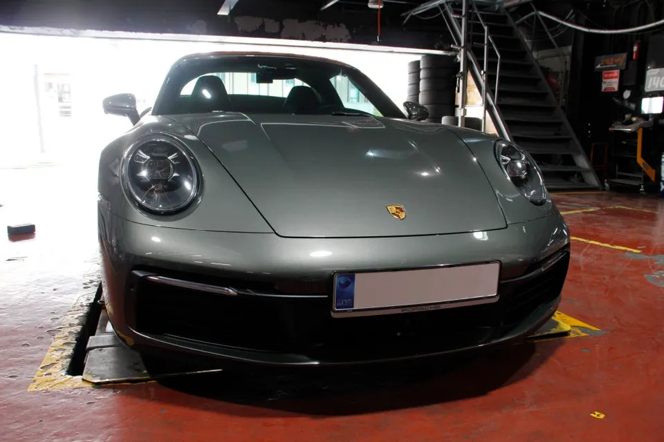 Porsche 911 Targa wheel repair installation result