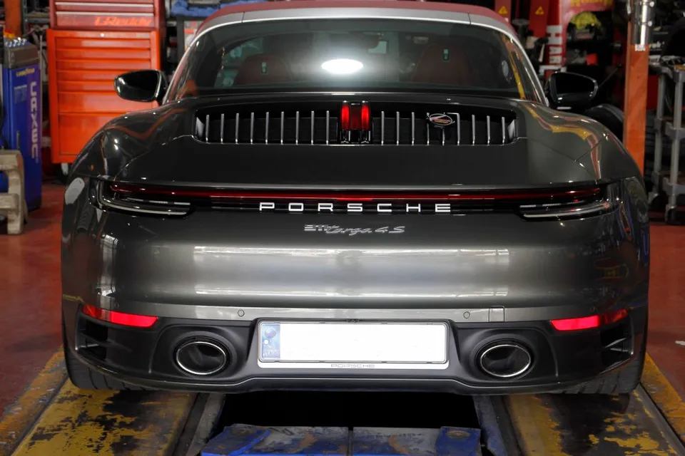 Porsche 911 Targa wheel repair - Porsche 911 Targa Wheel Repair & Painting Review photo 4