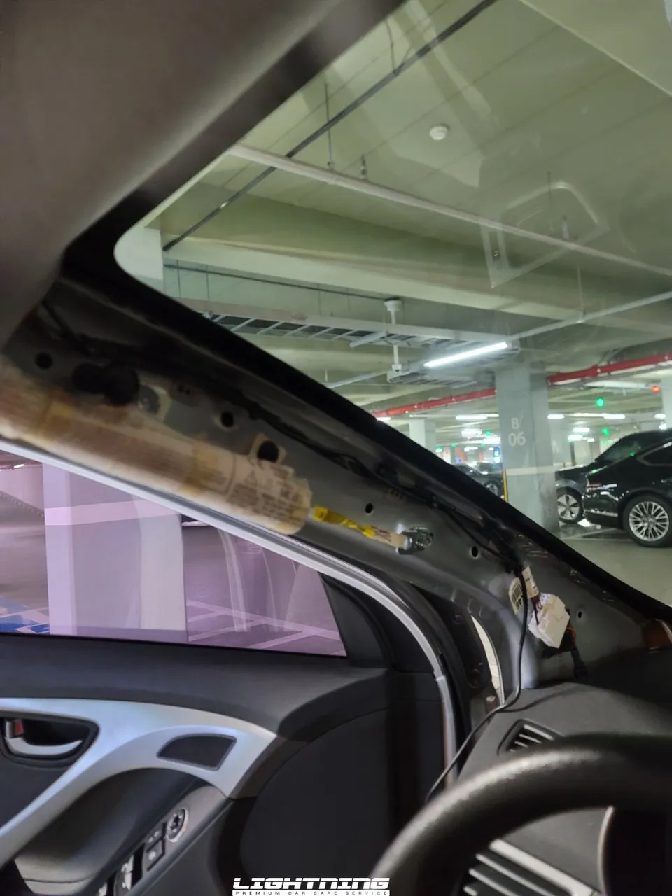 Hyundai Elantra MDのドライブレコーダー取付事例 施工写真 6