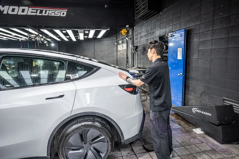 Tesla Model Y PPF施工事例｜費用目安と仕上がり 施工写真 3-1