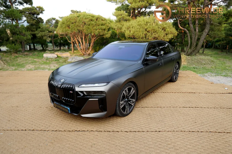 BMW i7 vinyl wrap - BMW i7 Vinyl Wrap Review: Custom Two-Tone Cost & Results photo 3