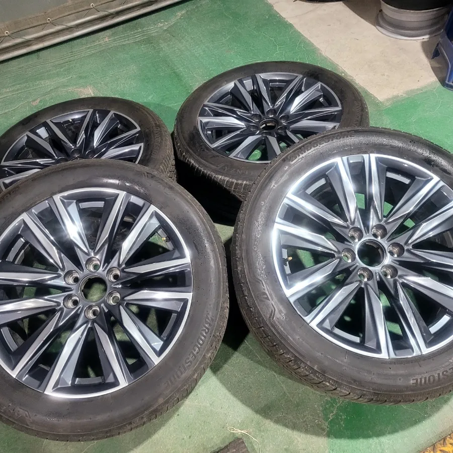 Cadillac Escalade Wheel Repair & Painting Review photo 2