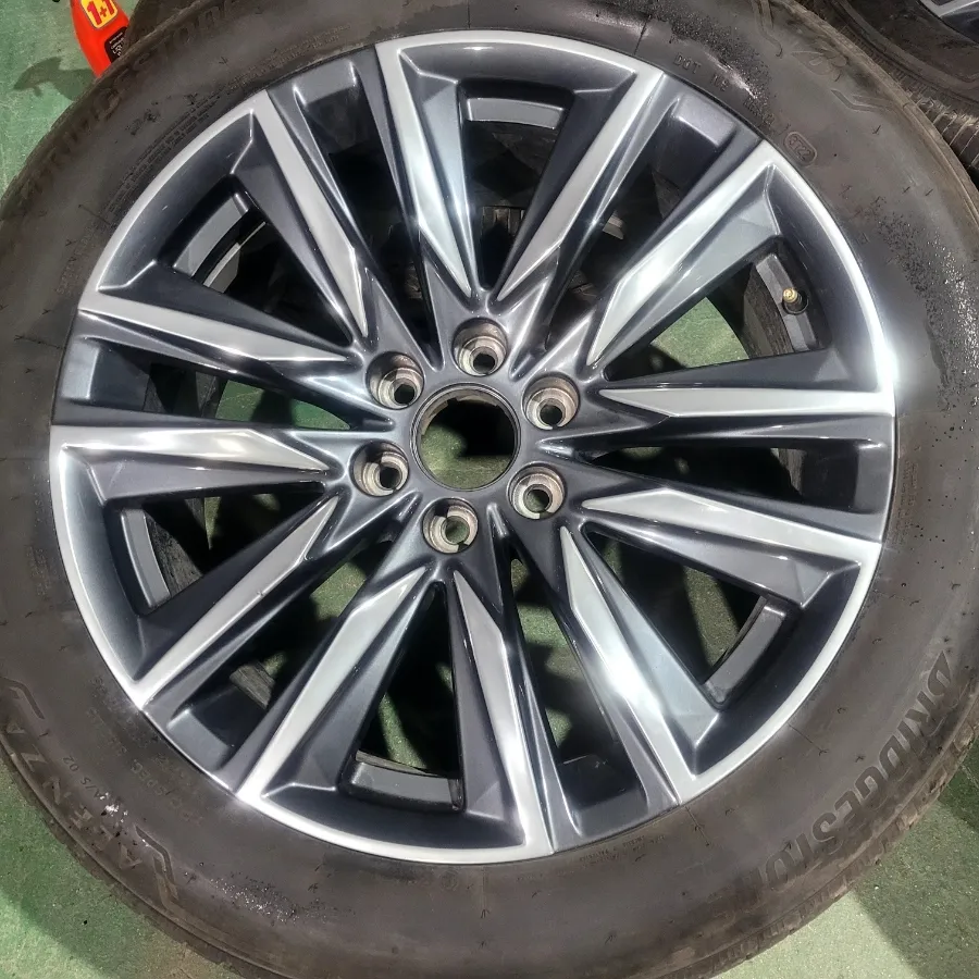 Cadillac Escalade wheel repair - Cadillac Escalade Wheel Repair & Painting Review photo 4