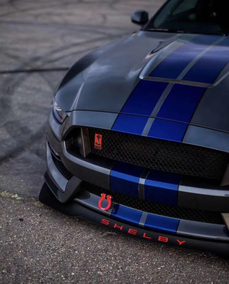 Ford Mustang body kit installation result