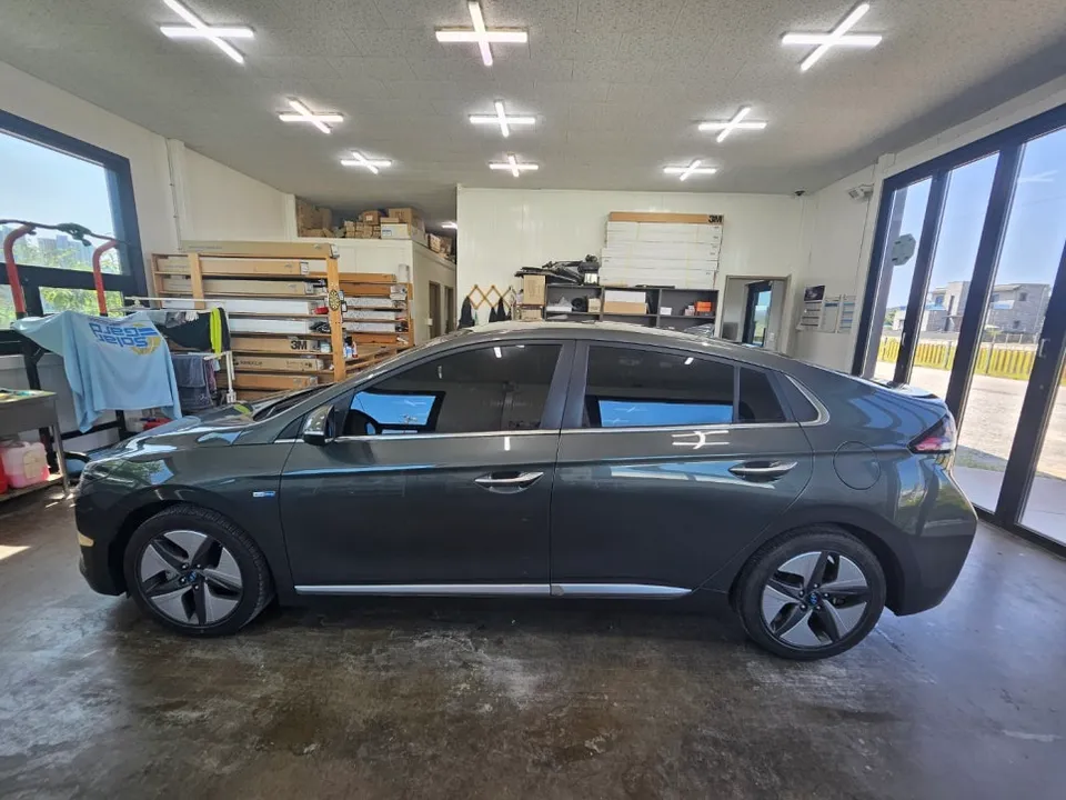 Hyundai IONIQのカーフィルム施工事例｜費用目安・仕上がり 施工写真 3-1