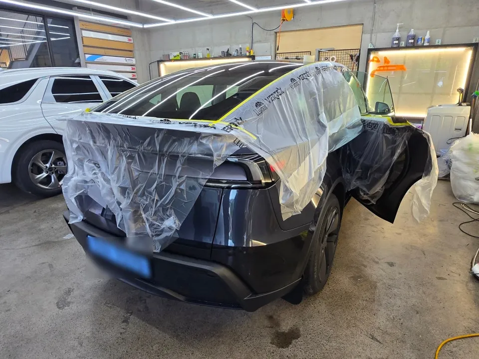 Tesla Model YのPPF施工事例｜費用目安と仕上がり 施工写真 2-3