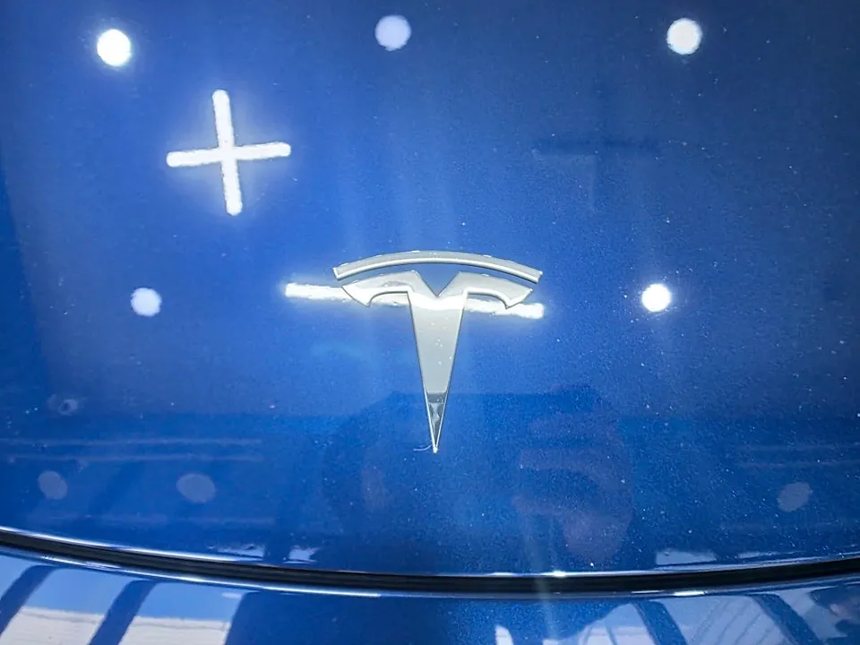 Tesla Model Y ambient lighting - Tesla Model Y Ambient Lighting Review: Before & After photo 3