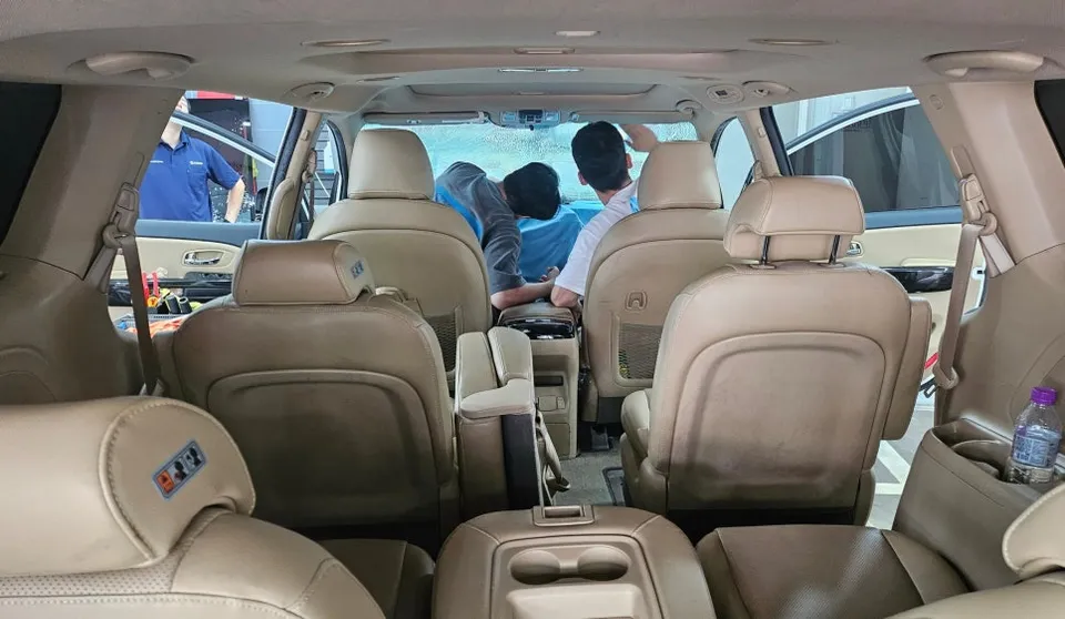 Kia Carnival YPのカーフィルム施工事例|費用目安・仕上がり 施工写真 3-2