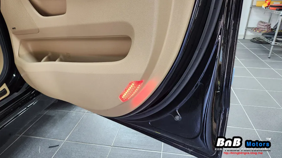 Kia Carnival KA4 ambient lighting - Kia Carnival KA4 Ambient Lighting Review: Safety & Style Upgrade photo 7