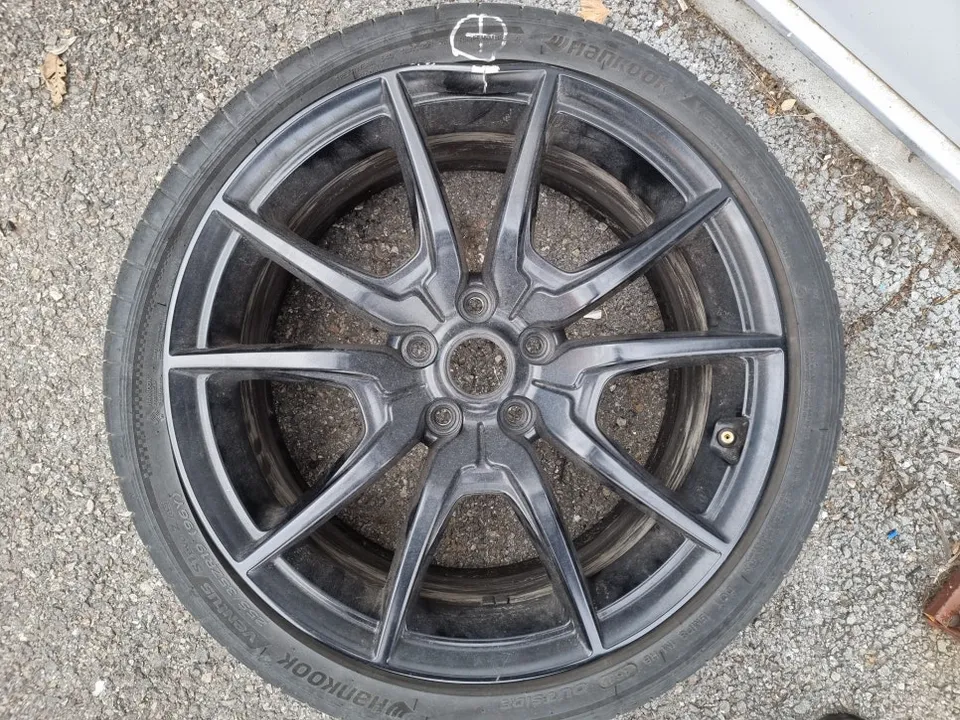 Genesis G70のホイールリペア・塗装事例 施工写真 2