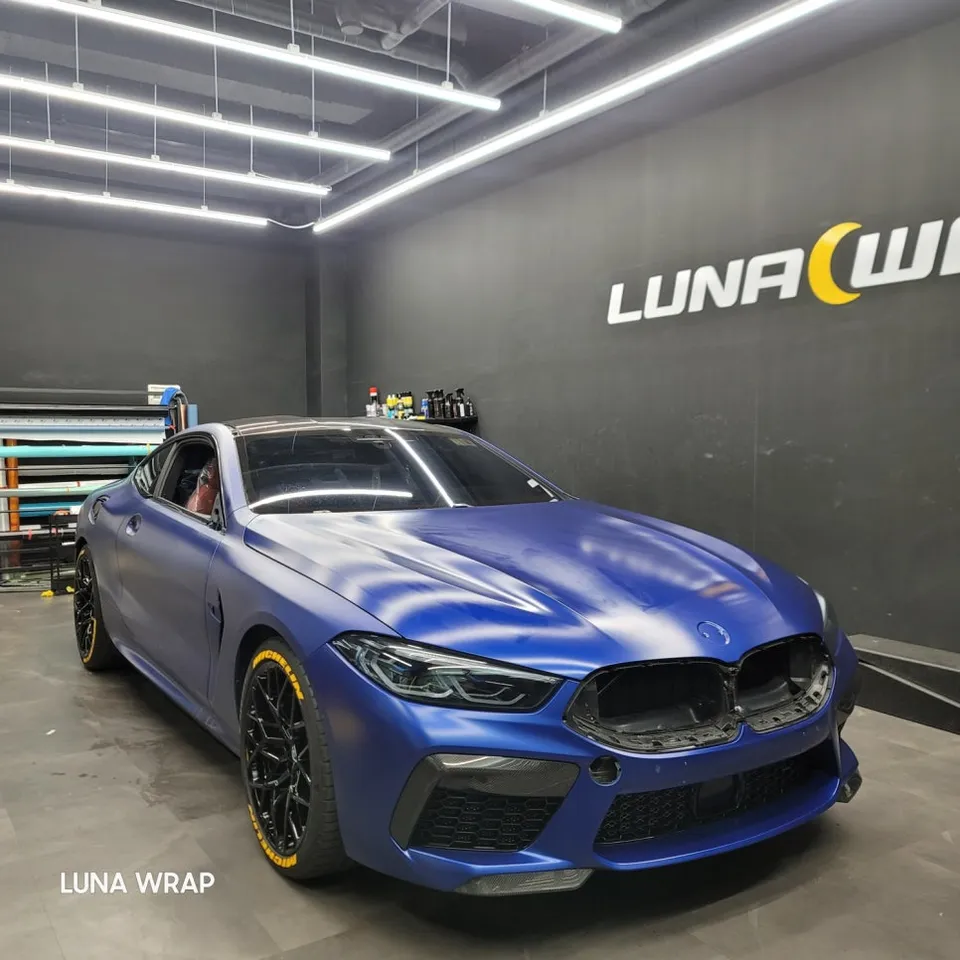 BMW M8のカーラッピング事例|マクラーレンオレンジへの変貌 施工写真 3-1
