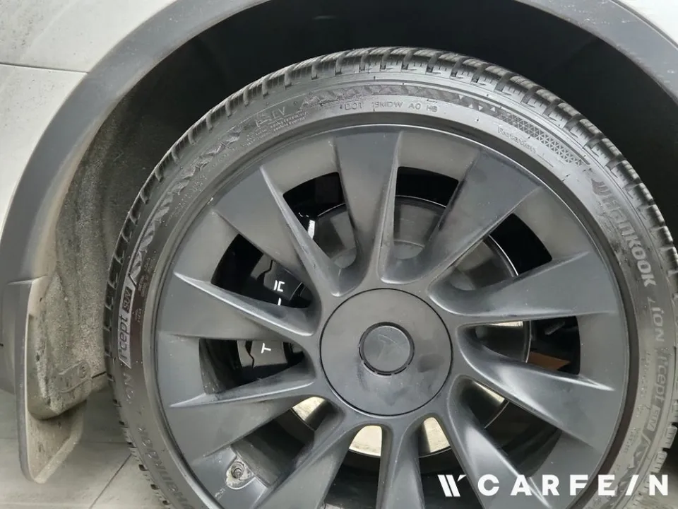 Tesla Model 3のホイールリペア・塗装事例 施工写真 5