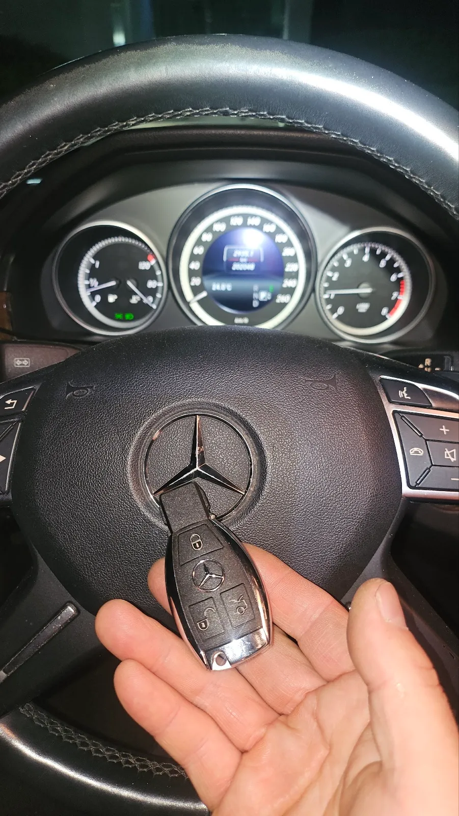 Mercedes-Benz E-Class oem options installation result