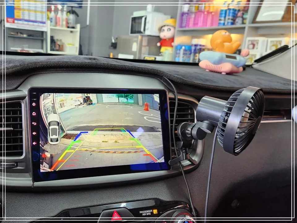 Kia SorentoのAndroid Auto・CarPlay取付事例 施工写真 3-2