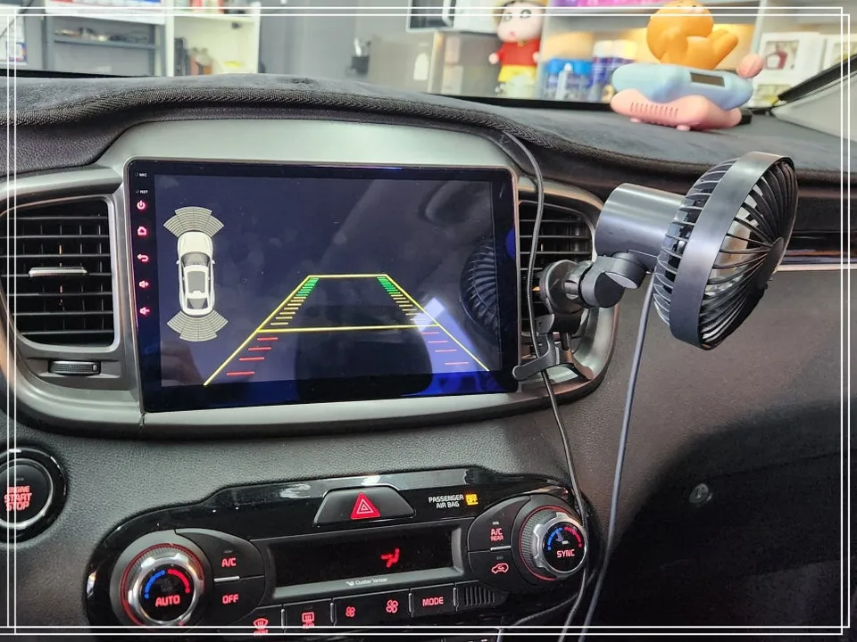 Kia SorentoのAndroid Auto・CarPlay取付事例 施工写真 1-3