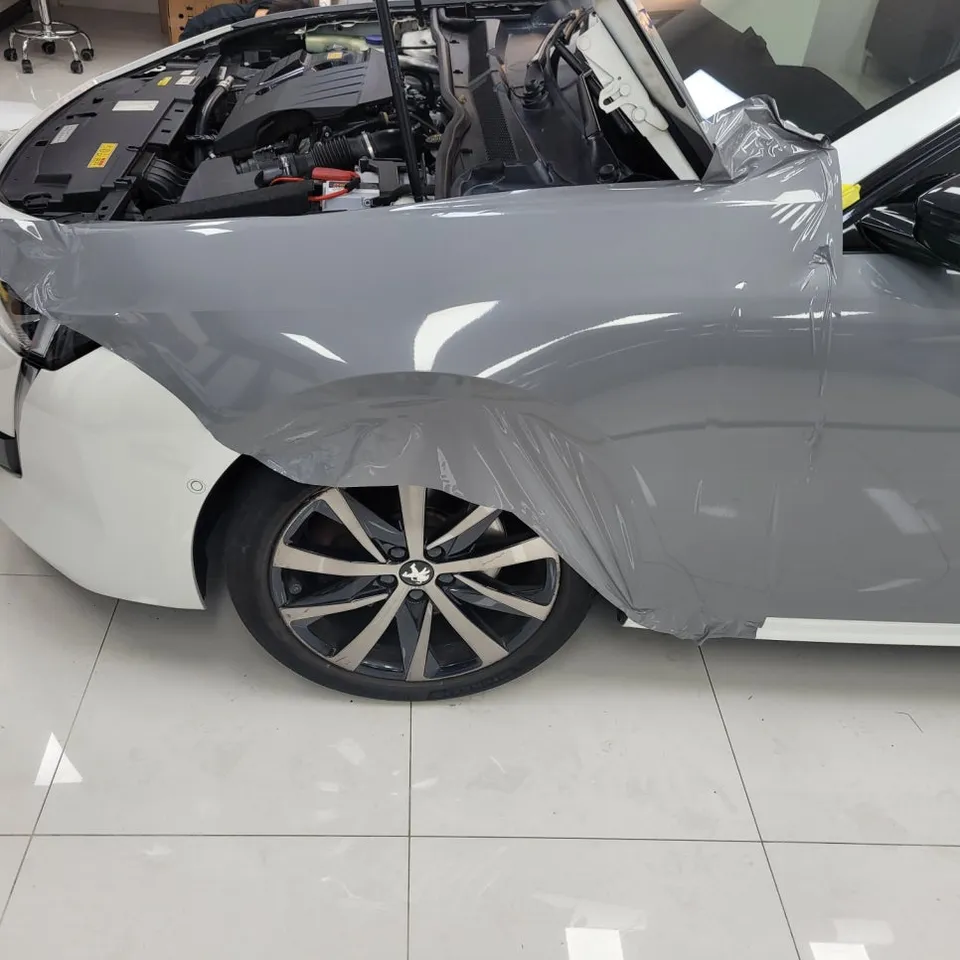 Peugeot 508のカーラッピング事例 施工写真 2-2