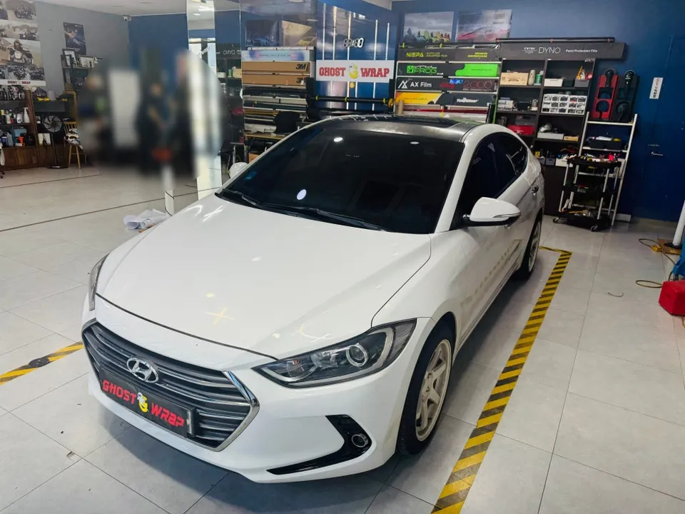 Hyundai Elantra ADのカーラッピング事例|費用目安・仕上がり 施工写真 2-1
