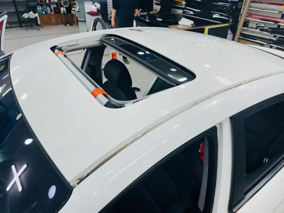 Hyundai Elantra ADのカーラッピング事例|費用目安・仕上がり 施工写真 1-2