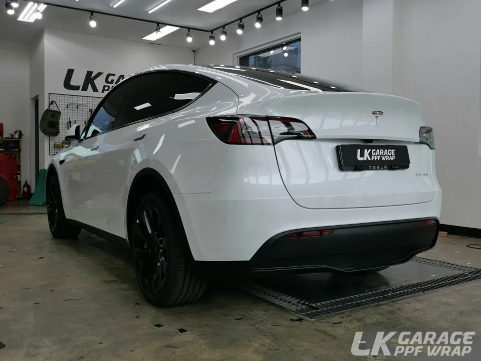 Tesla Model YのPPF施工事例|費用目安と仕上がり 施工写真 3-3