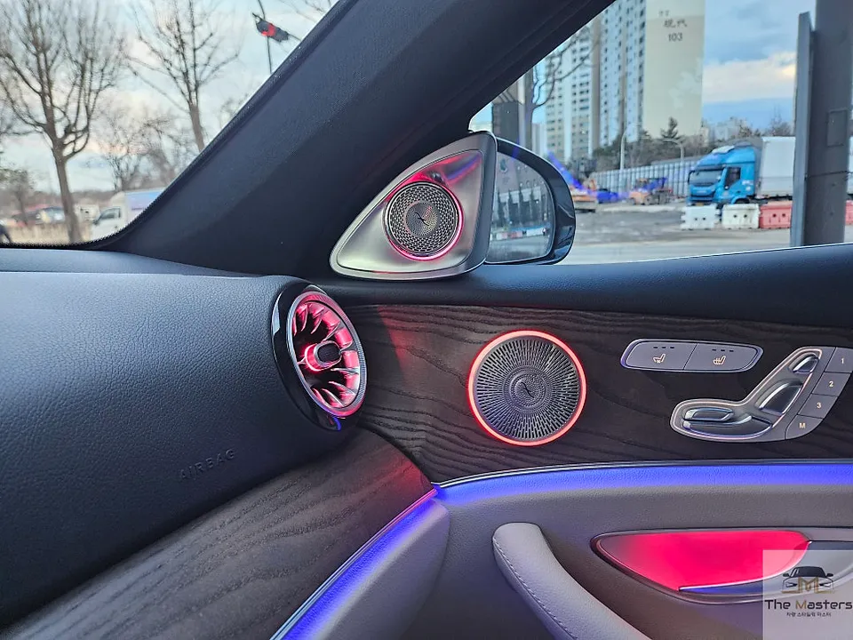 Mercedes-Benz E-Class W213 ambient lighting - Mercedes-Benz E-Class W213 Ambient Lighting Review — Cost photo 4