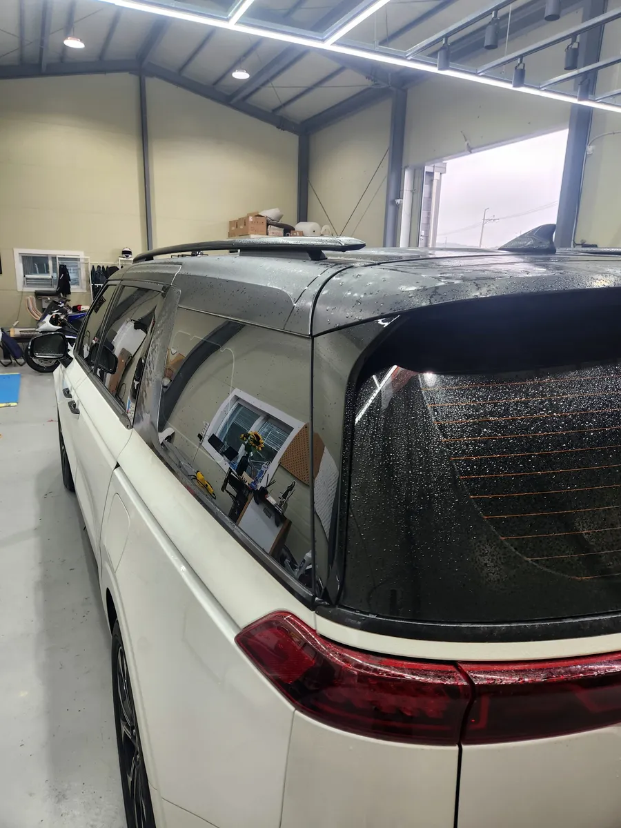 Kia Carnivalのカーラッピング事例｜費用目安・仕上がり 施工写真 2-2