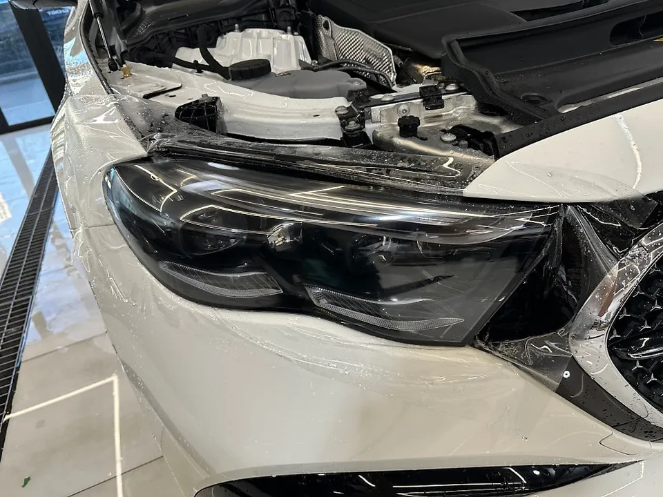 メルセデス・ベンツ Eクラス W214 PPF施工事例|費用目安・仕上がり 施工写真 3-1