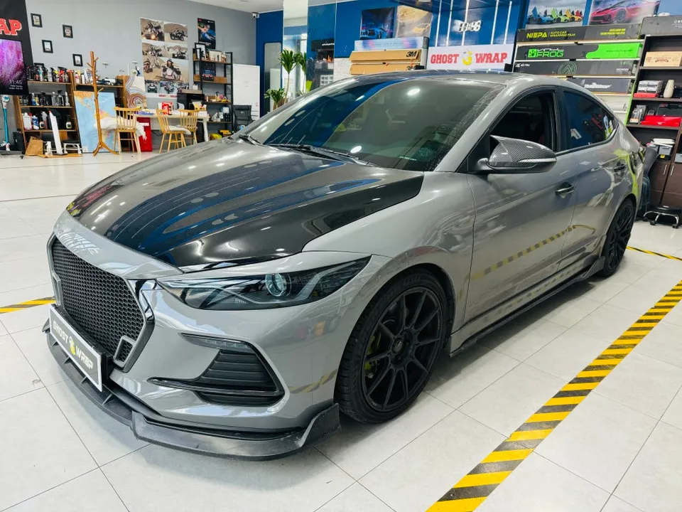 Hyundai Elantra Sportのカーラッピング事例|費用目安・仕上がり 施工写真 2-1