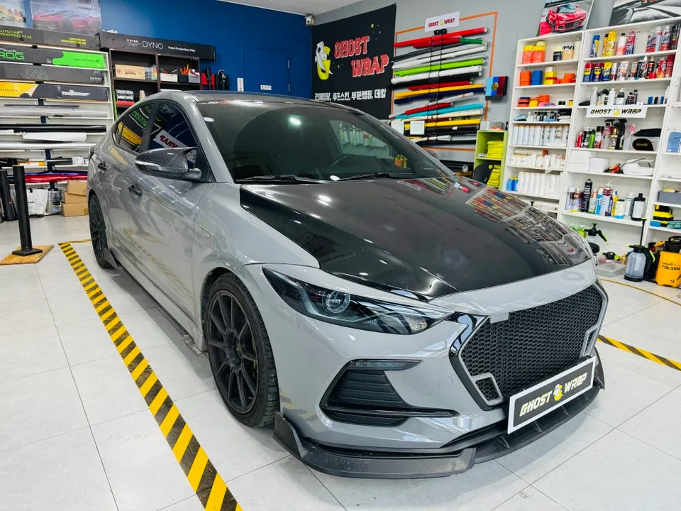 Hyundai Elantra Sportのカーラッピング事例|費用目安・仕上がり 施工写真 3-1