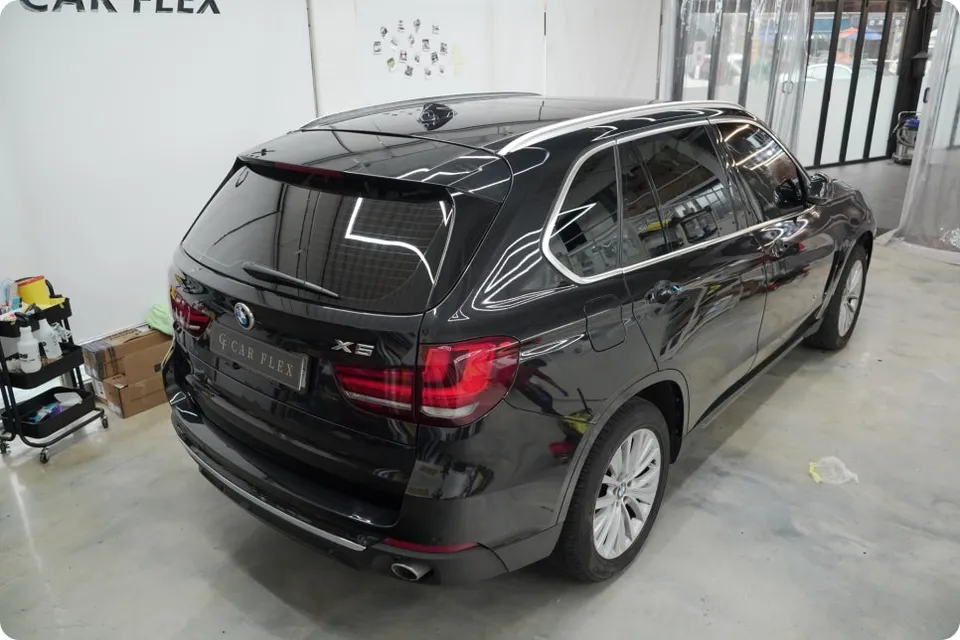 BMW X5のカーラッピング事例|費用目安と仕上がり 施工写真 3-1