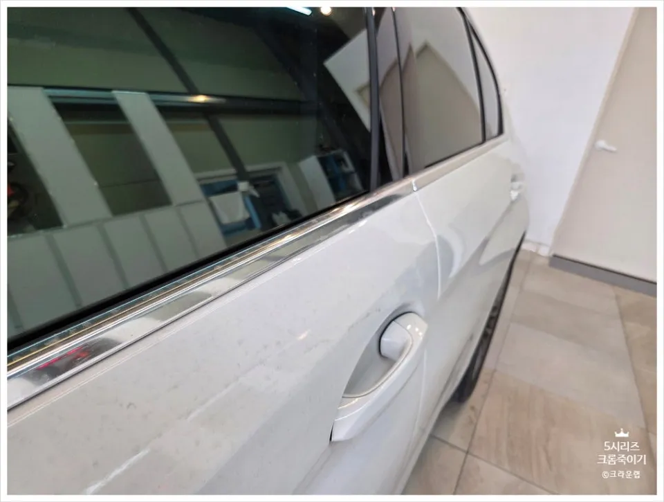 BMW 5 Series G30 vinyl wrap - BMW 5 Series Vinyl Wrap Review: Chrome Delete Results photo 8