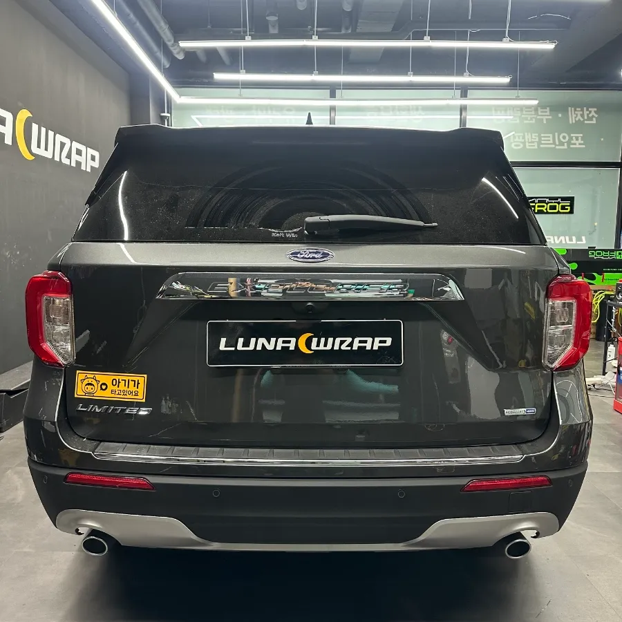 Ford ExplorerのPPF施工事例|飛び石傷から愛車を保護 施工写真 2-1