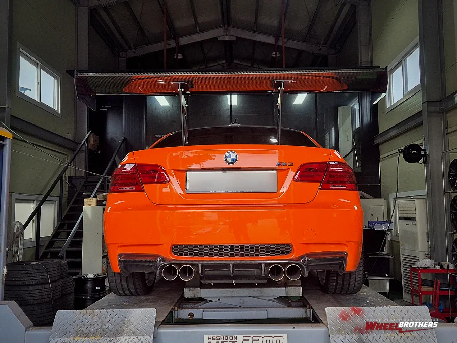BMW M3 wheel repair - BMW M3 Wheel Repair & Painting Review: Hyper Silver Custom Finish photo 3