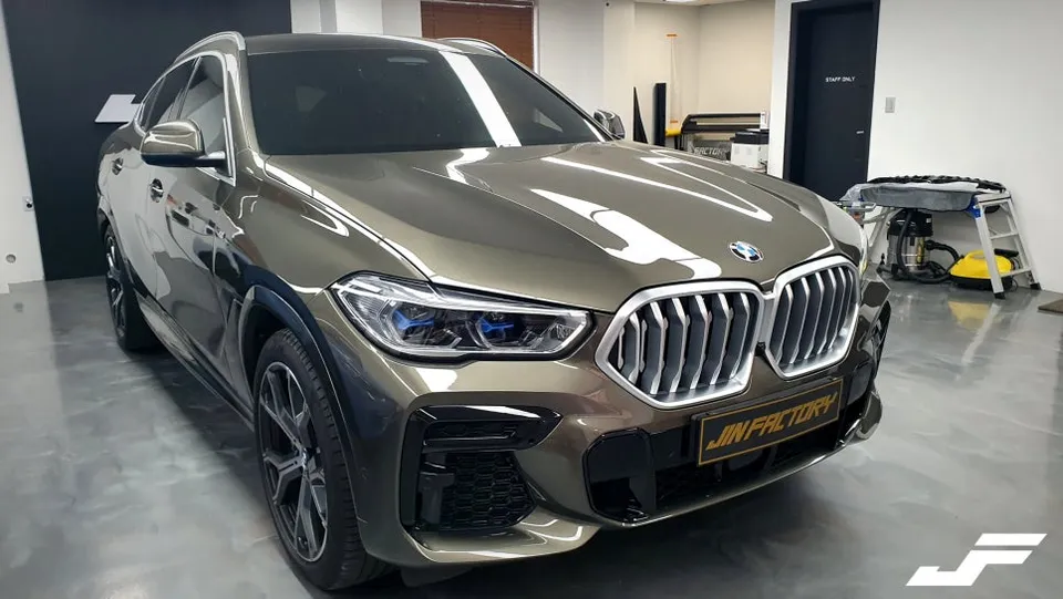 BMW X6 vinyl wrap - BMW X6 Vinyl Wrap Review: Black Grille Upgrade photo 2