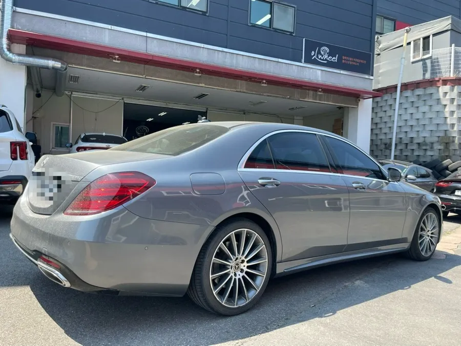 Mercedes-Benz S-Class W222のホイールリペア・塗装事例 施工写真 2