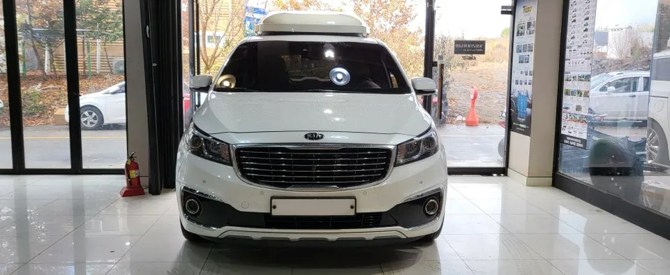 Kia Carnival ambient lighting installation result